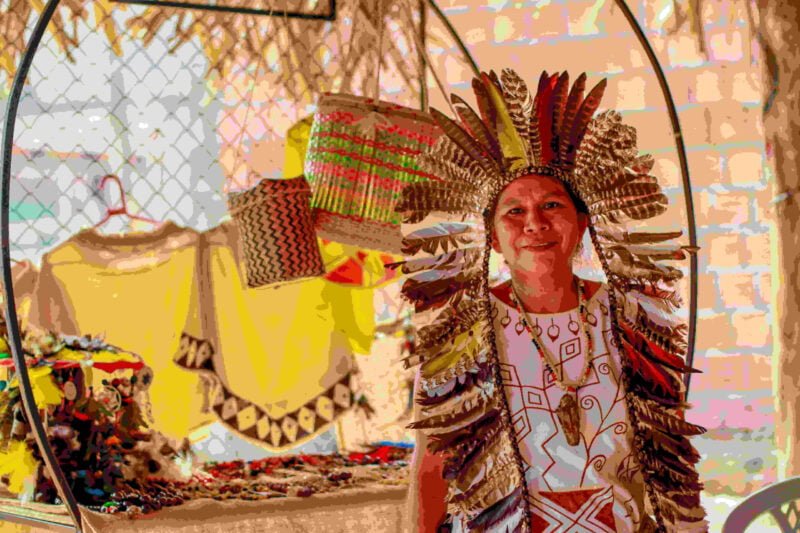 Exposição de artesanato indígena (Foto: Lincoln Ferreira/Sejusc)
Amazonas fortalece laços culturais em ação social de inclusão e cidadania