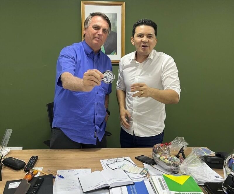 Bolsonaro e Delegado Péricles (Foto: Divulgação Redes Sociais) Deputado Péricles comemora entrada ao clube de Bolsonaro