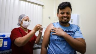 Manaus realiza 'Dia D' de vacinação contra influenza e multivacinação infantil