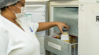 Maternidade Dr. Moura Tapajóz reforça pedidos para doação de leite materno