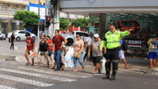 Operação ‘Natal’ mantém trânsito organizado em pontos comerciais de Manaus
