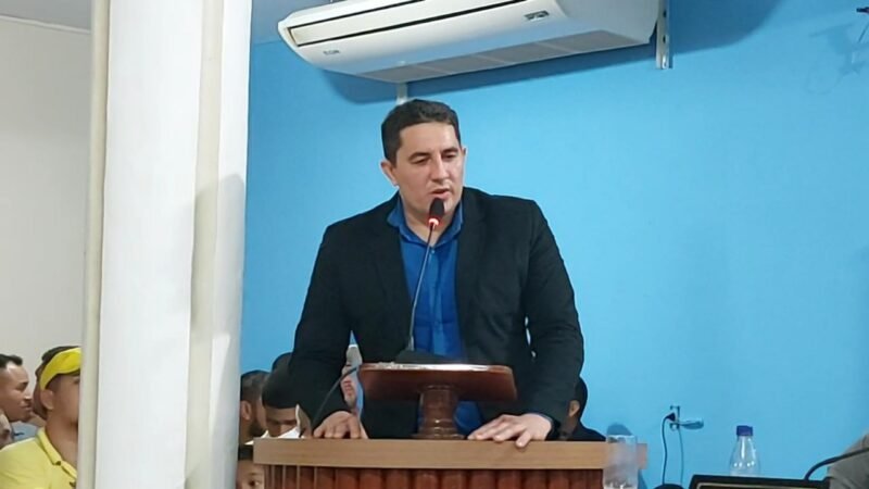Simão Peixoto - Redes Sociais Simão Peixoto se torna alvo do MPF por irregularidades no transporte escolar