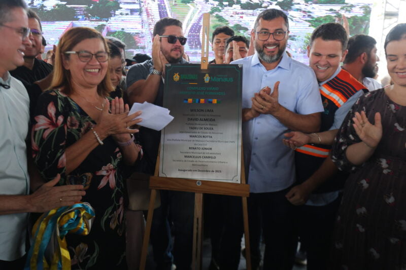 Governo do Amazonas inaugura complexo viário e renova  convênio Passe Livre Estudantil