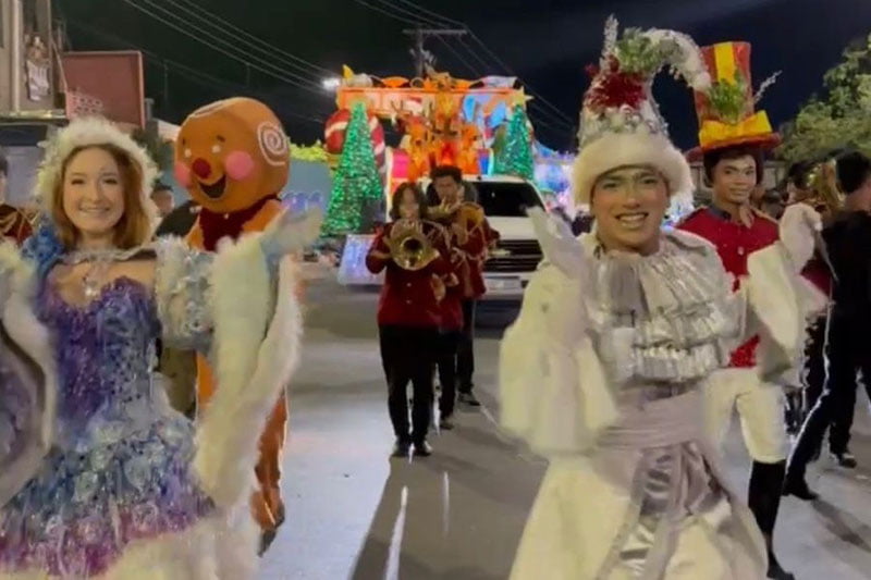 Parada natalina brilha nos bairros da Zona Sul de Manaus