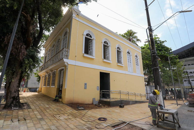 Prefeitura intensifica obras de mirante e casarão Thiago de Mello