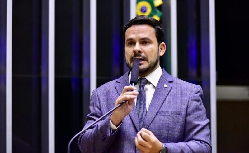 Capitão Alberto Neto (Foto: arquivo Assessoria) Sancionada Lei Federal que prorroga benefícios da ZFM