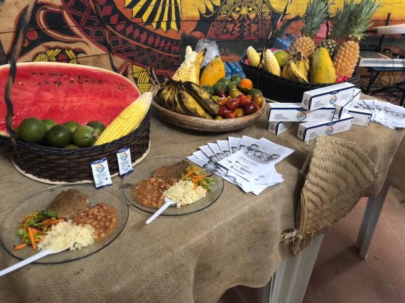 Modelo de alimentação saudável (Foto: Divulgação/SES-AM) SES- AM alerta sobre o consumo exagerado de alimentos nas festas de fim de ano
