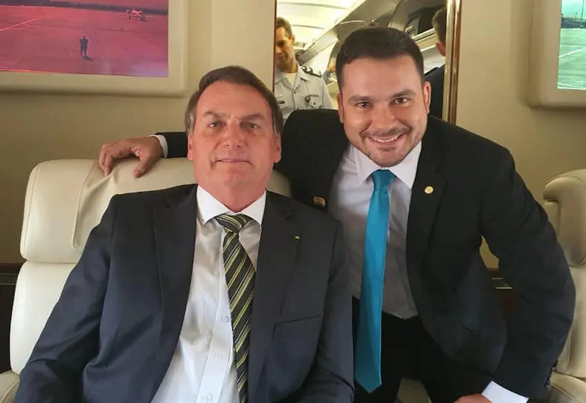 Foto(Redes Sociais) Alberto Neto fala em Bolsonaro em Manaus após o carnaval