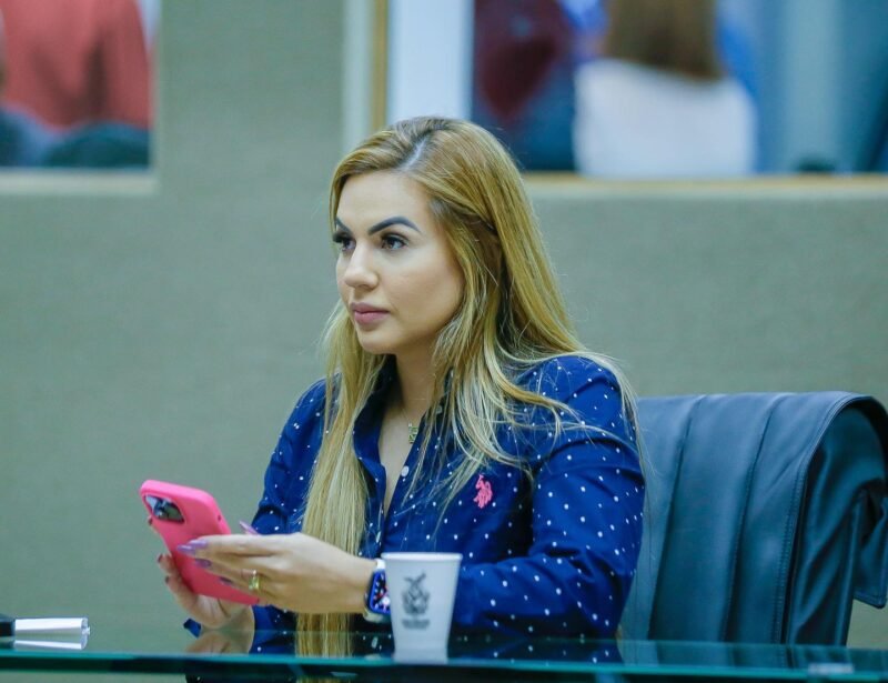 Debora Menezes (Foto: Redes Sociais) Débora Menezes ignora gravidade dos crimes de 8/01 e cita bíblia