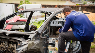 Detran-AM fiscaliza oito empresas de desmonte de veículos na zona leste de Manaus