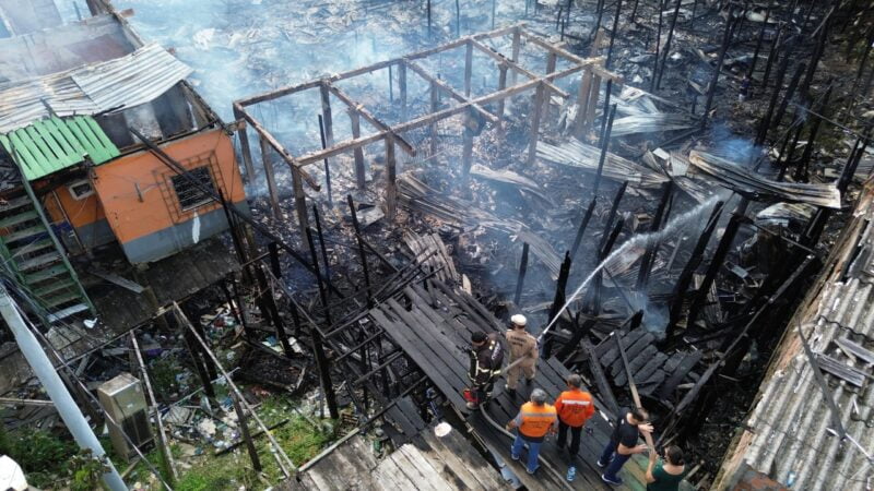 Governo monta operação de ajuda humanitária para atingidos por incêndio no Centro de Manaus