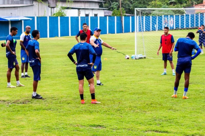 Treino em preparação para jogo contra o Princesa do Solimões (Foto: Roger Matos) Nacional enfrenta o Princesa do Solimões pela terceira rodada do Barezão
