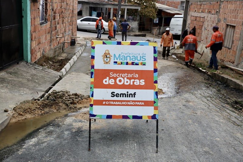 Obras no bairro Tancredo Neves, zona Leste da capital (Foto: Márcio Melo/Seminf) Prefeitura implanta nova tubulação para modernizar sistema de drenagem no Tancredo Neves