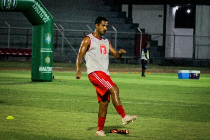 Eric, zagueiro do Tubarão do Norte (Foto: Thiago Lemos) Princesa do Solimões encara o Amazonas FC para manter embalo