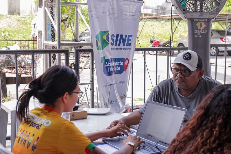 Atendimento 'Sine nos Bairros' (Foto: João Viana/Semcom) Puraquequara e Petrópolis recebem ação do “Sine nos Bairros’