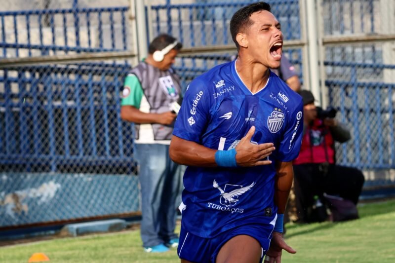 Léo Salgado marcou o gol de empate do Tufão (Foto: Lucas Marinho/SREC) São Raimundo sai atrás, mas busca empate contra o Manaus no Barezão