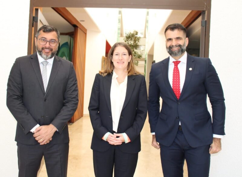 Wilson Lima destacou o trabalho do Reino Unido no Amazonas, principalmente no âmbito de pesquisas científicas (Foto: Divulgação/Secom) Wilson Lima apresenta projetos sustentáveis à embaixadora britânica