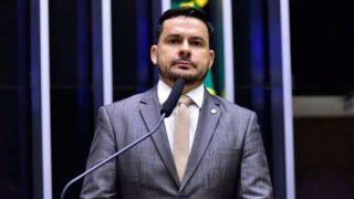 “Bandido não pode ter vez, já basta a Presidência”, diz Albero Neto