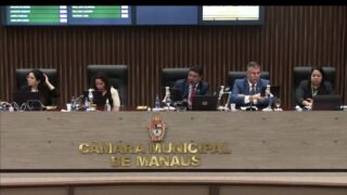 Câmara rejeita requerimento para prefeito esclarecer viagem