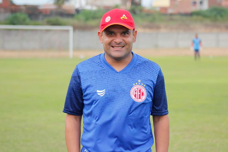 Manaus FC fecha com técnico Renatinho Potiguar