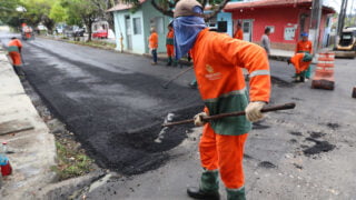 Com 159 vias atendidas pelo ‘Asfalta Manaus’, Alvorada tem recapeamento em mais 9 ruas