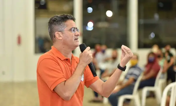 David Almeida descarta participação de familiares nas eleições 2024