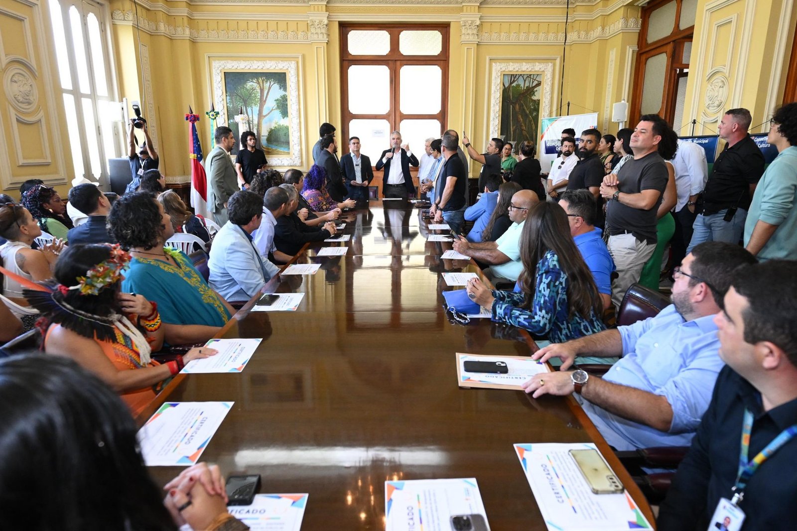 Prefeito David Almeida dá posse aos novos conselheiros do Concultura para o biênio 2024-2026 Prefeito David Almeida dá posse aos novos conselheiros do Concultura para o biênio 2024-2026