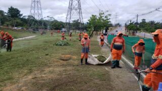 Prefeitura de Manaus realiza ação de limpeza na avenida das Torres