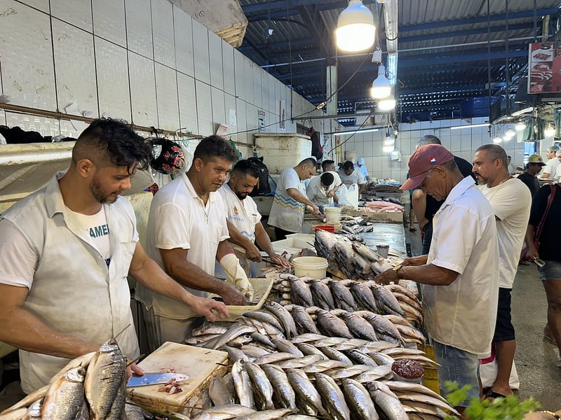 Prefeitura fiscaliza abastecimento e variedade de produtos nas feiras de Manaus