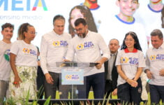 Wilson Lima e ministro da Educação Camilo Santana lançam programa Pé-de-Meia no AM