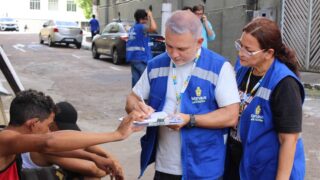 Ação de abordagem social a pessoas em situação de rua é realizado em Manaus