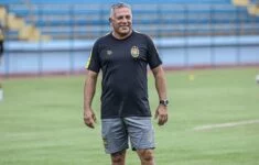 Amazonas FC anuncia saída do técnico Luizinho Vieira