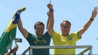 Bolsonaro participa do lançamento da pré-candidatura de Alberto Neto