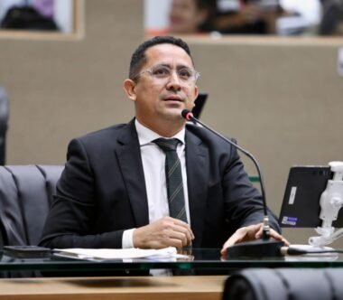 Deputado ignora vítimas e ataca sargento em vídeo polêmico