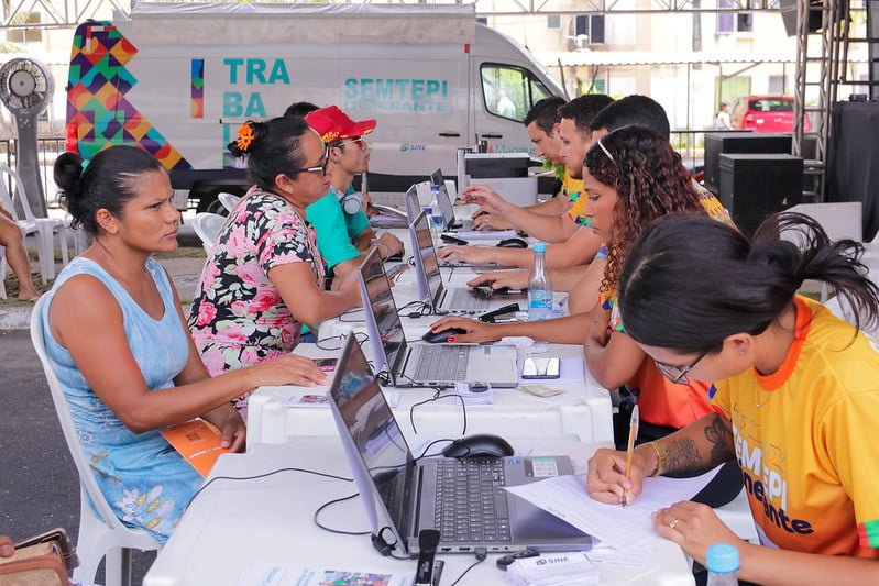 Atendimentos no 'Sine nos Bairros' (Foto: João Viana/Semcom) Em Manaus, 4ª edição da ‘Câmara Cidadã’ leva serviços do ‘Sine nos Bairros’