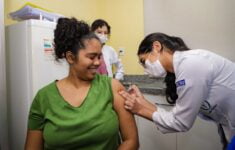 Em Manaus, vacinação contra dengue é encerrada para público de 4 a 59 anos, após fim de estoque