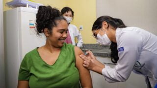 Em Manaus, vacinação contra dengue é encerrada para público de 4 a 59 anos, após fim de estoque