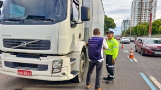 IMMU autua veículos pesados em Zona Máxima de Restrição