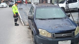 IMMU realiza ação de remoção de carros abandonados no bairro Petrópolis