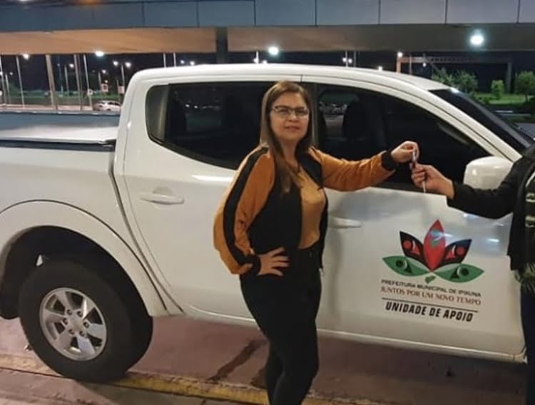 Prefeita de Ipixuna gasta meio milhão com show de Amado Batista sem licitação