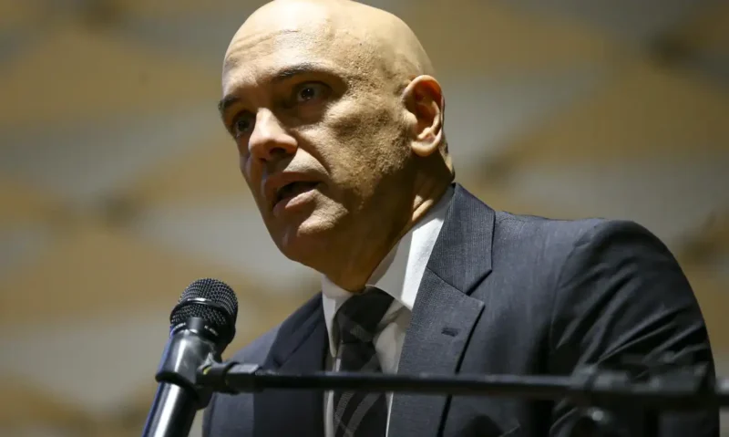 Ministro Alexandre de Moraes, do Supremo Tribunal Federal (STF) (Foto: Marcelo Camargo/Agência Brasil) Moraes nega pedido para isentar X no Brasil de ordens judiciais