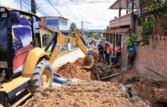 Prefeitura implanta drenagem profunda em trecho do bairro Tancredo Neves