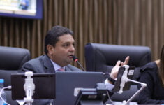 Presidente da CMM, Caio André, anuncia a instauração da CPI da Semcom