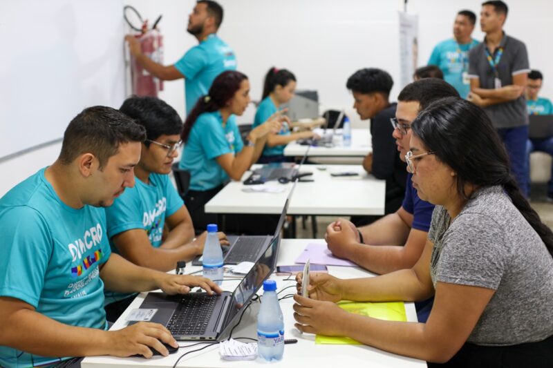 Sine Manaus oferta vagas de emprego na Feira de Empregabilidade do Grau Técnico