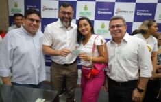 Wilson Lima entrega mais de 200 habilitações do projeto CNH Social