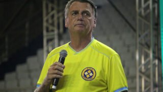 Internado em Manaus, Bolsonaro será transferido para Brasília