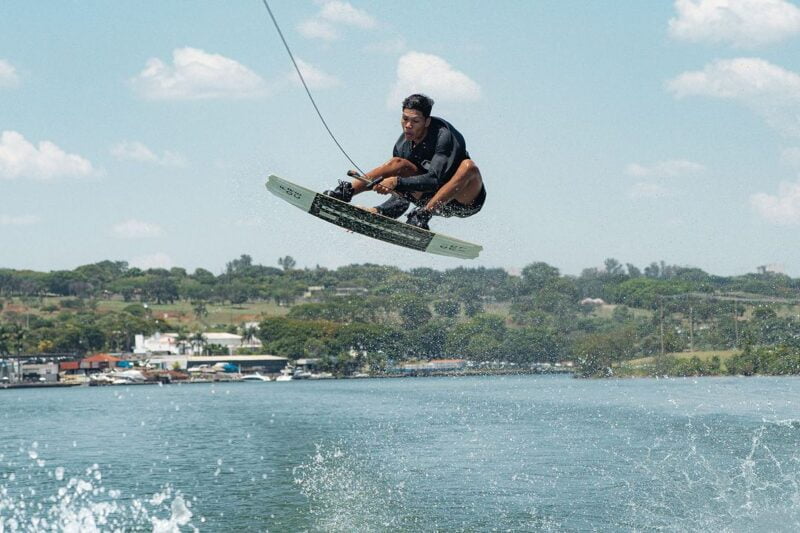 Atleta amazonense conquista mais um título brasileiro no wakeboard