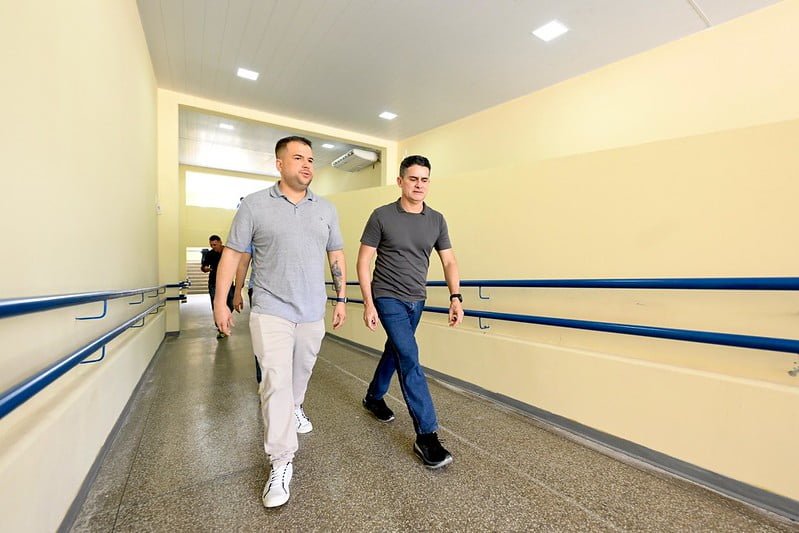 Prefeito David Almeida, vistoria na USF Prefeito Frank Abrahim Lima (Foto: Dhyeizo Lemos/Semcom) David Almeida anuncia data de inauguração da USF Prefeito Frank Lima, no Novo Aleixo