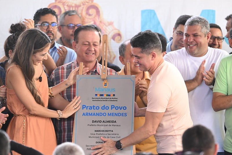 David Almeida inaugura unidade do ‘Prato do Povo’ no bairro Armando Mendes