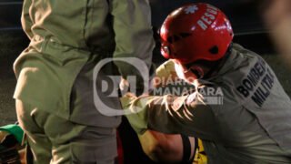 Em Manaus, mulher fica ferida após moto ser atingida por caminhonete